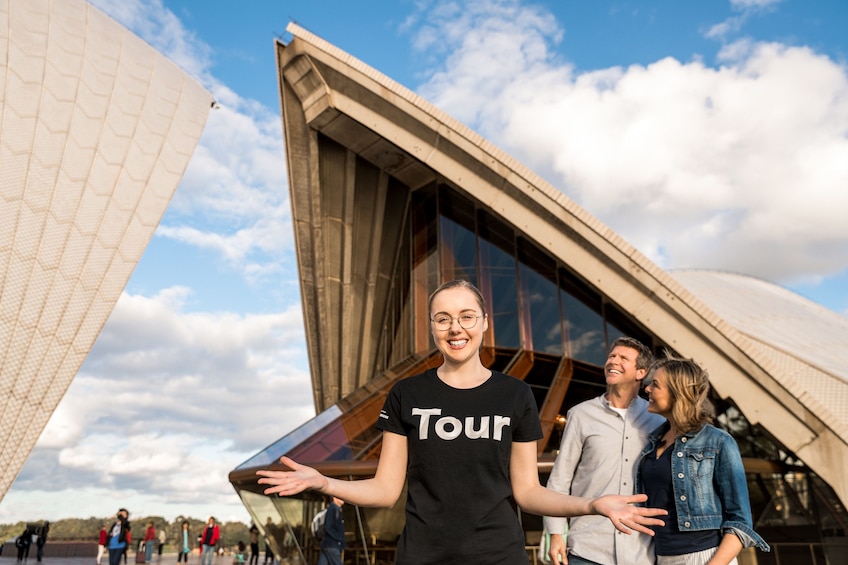 opera house tour guide job