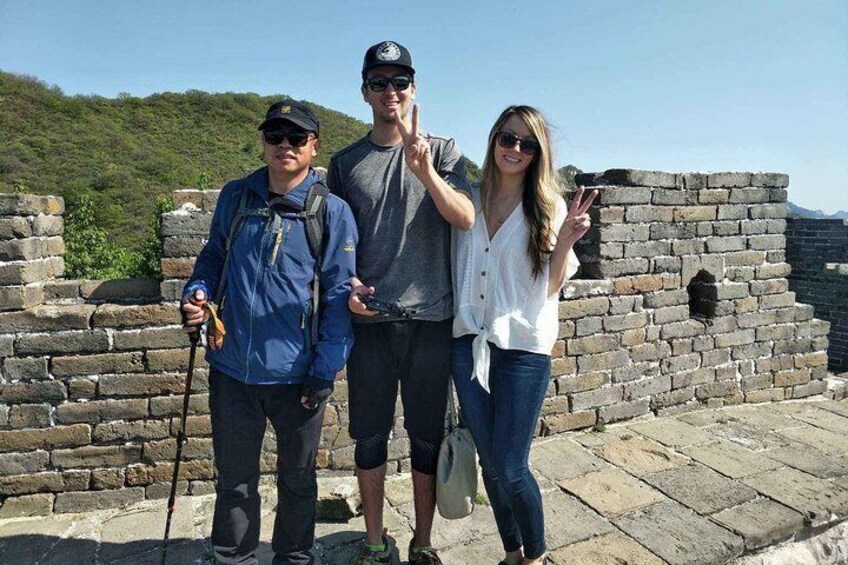 Hiking Tour Jiankou to Mutainyu with English Driver Service