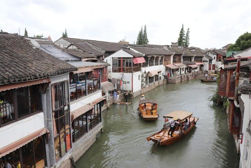 Small Group: Shore Excursion to Shanghai city highlights & Zhujiajiao water town