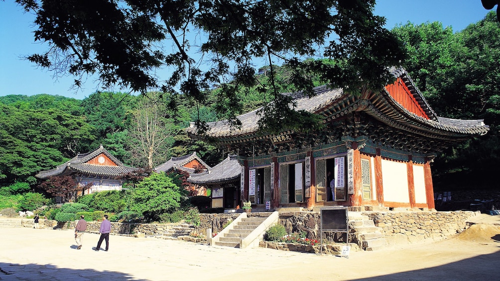 Jeondeungsa temple in Seoul 