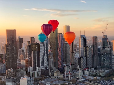 Penerbangan Balon Udara saat Matahari Terbit di Melbourne