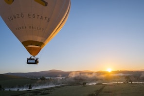 Yarra Valley Hot Air Ballooning with Champagne Breakfast