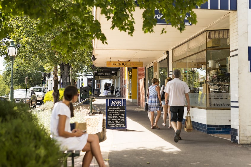 Yarra Valley Wine, Brewery & Chocolate Tour in Small Groups