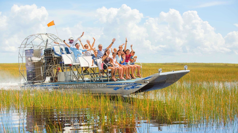 everglades holiday park airboat tour and alligator presentation