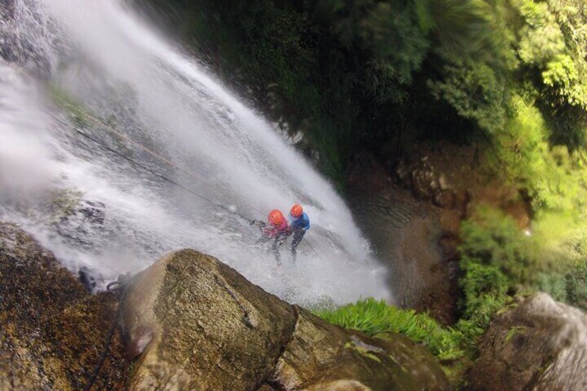 Canyoning El Tagual Waterfall 85 meters