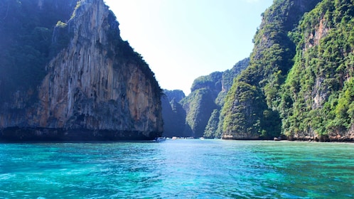 Excursion aux îles Phi Phi en hors-bord