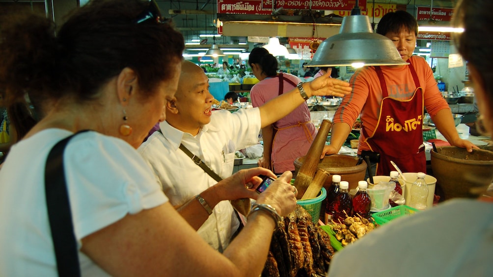 Cooking instruction in Chiang Mai