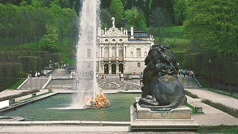 Öppna foto 3 av 5. Linderhof Palace