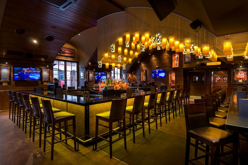 Öppna foto 3 av 10. Hard Rock Cafe Munich Dining with Priority Seating