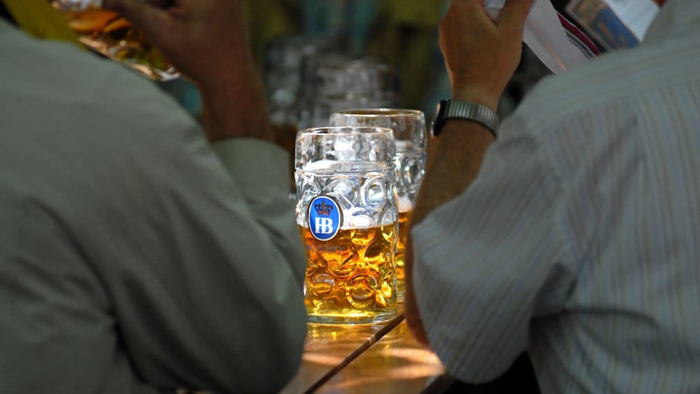 Öppna foto 4 av 5. Pints of beer
