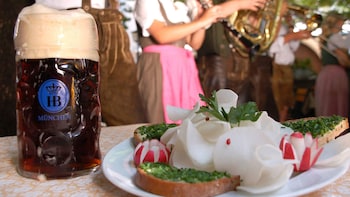 Bavarian Food Tasting at Viktualienmarkt including Brunch