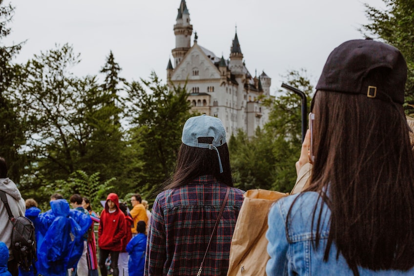 Skip-the-Line Neuschwanstein Castle Tour by train or bus