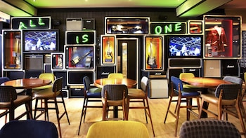 Hard Rock Cafe Dining with Priority Seating