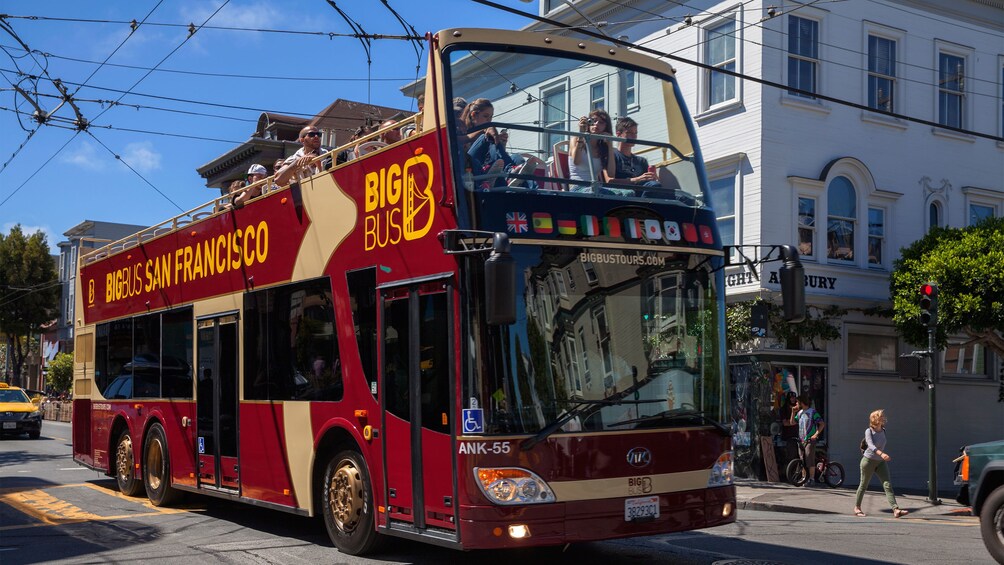 Sightseeing bus in the Haight-Ashbury district in San Francisco
