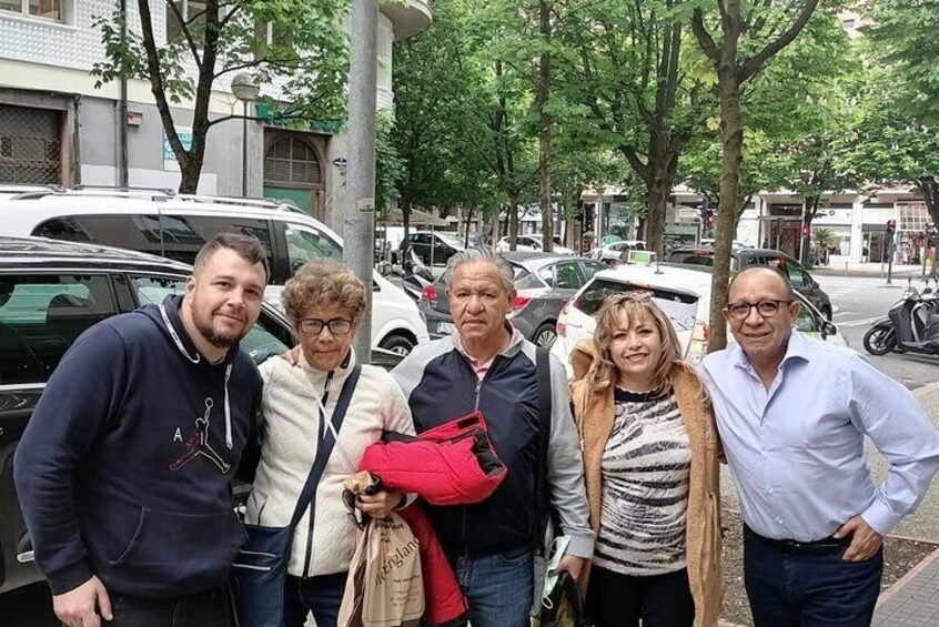 Transport to La Rioja, with two wine cellar visits, and a tour of La Guardia