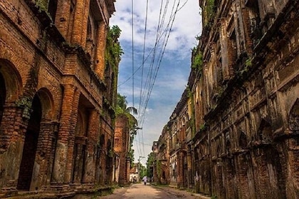 Old Capital city of Bangladesh (A nostalgic day to Sonargaon) 