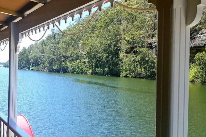 Cruising Through the Nepean Gorge