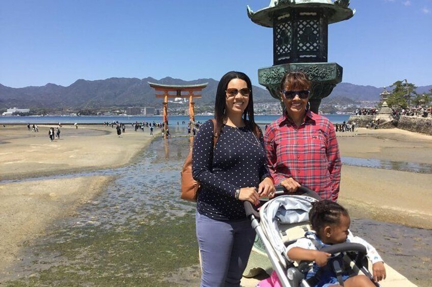 Hiroshima / Miyajima Full-day Private Tour with Government Licensed Guide
