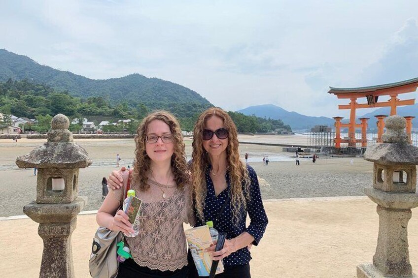 Hiroshima / Miyajima Half-day Private Tour with Government Licensed Guide