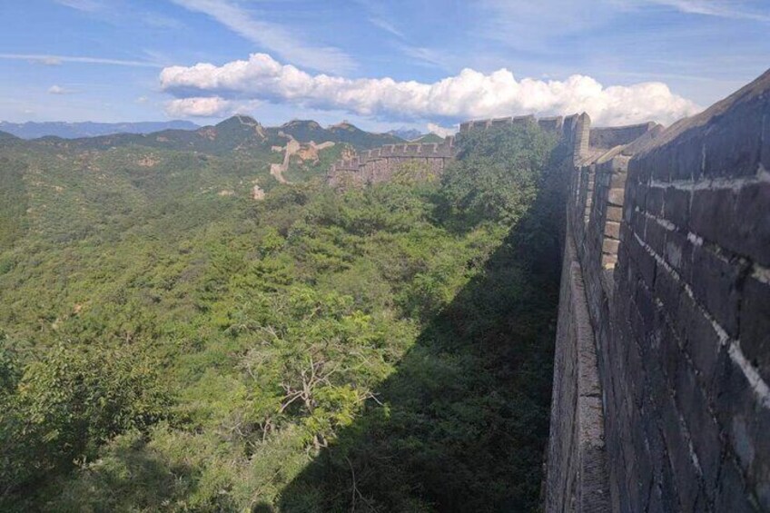 Private trip to Jinshanling Great Wall with Speaking-English Driver