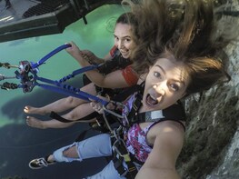 Cliffhanger Extreme Swing over Waikato River Valley