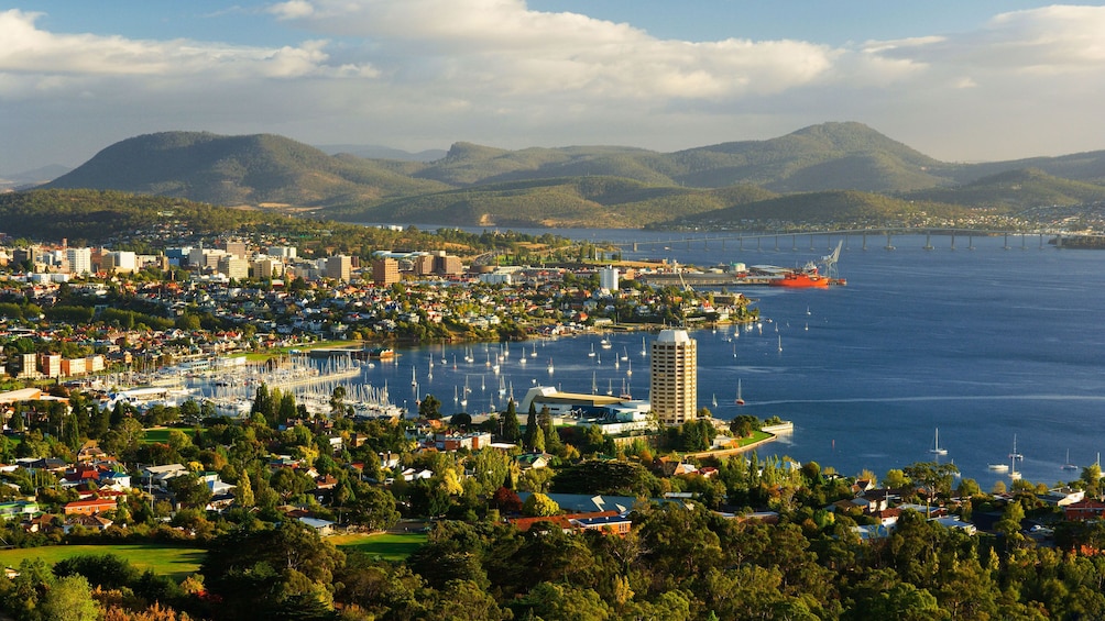 正在顯示第 2 張相片,共 5 張。 Beautiful sunset panoramic view of Hobart