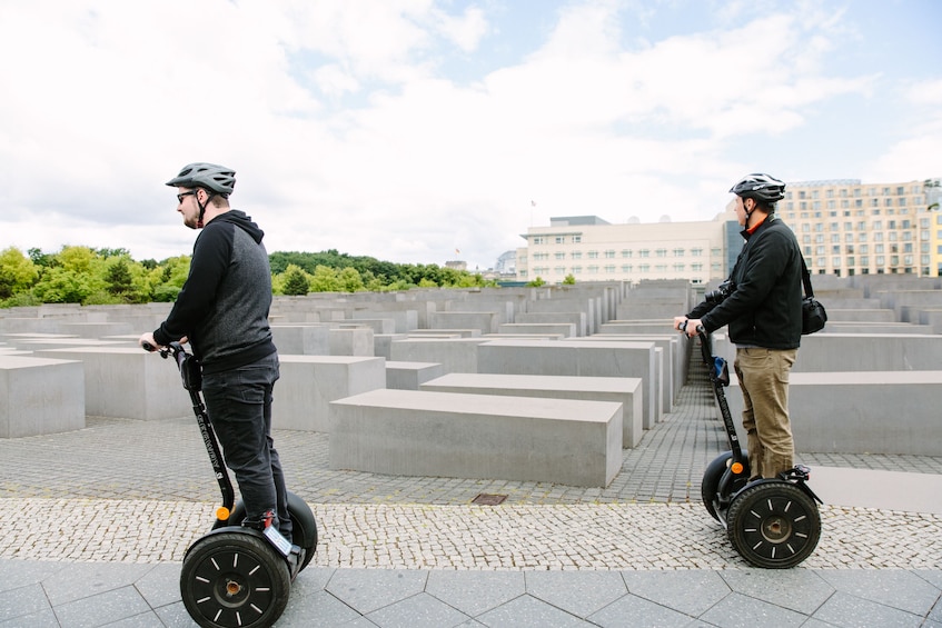 Ver elemento 5 de 9. Berlin City Segway Tour