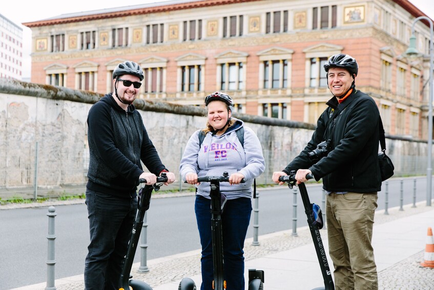 Ver elemento 1 de 9. Berlin City Segway Tour