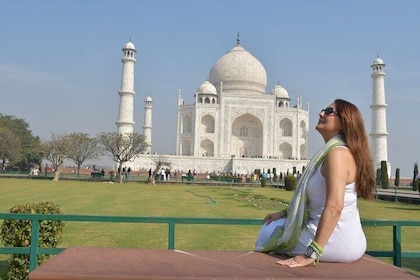 プロの写真家とのプライベートタージマハルツアー-オールインクルーシブ