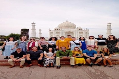 Private Taj Mahal Tour with Professional Photographer - All Inclusive