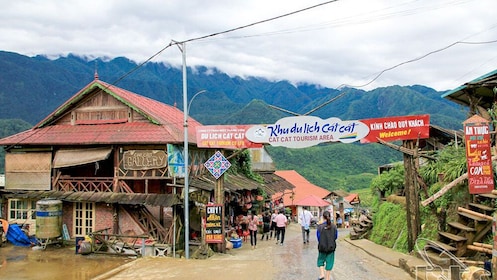 Halbtägige Cat Cat Dorf Tour von Sapa aus