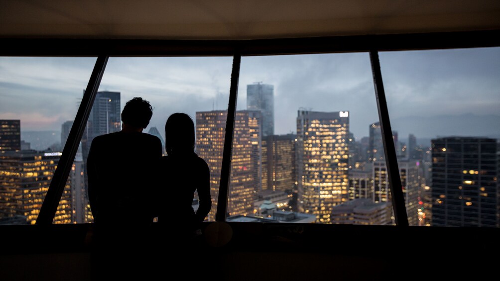 正在顯示第 3 張相片,共 15 張。 An evening on top of the lookout observation deck in Vancouver