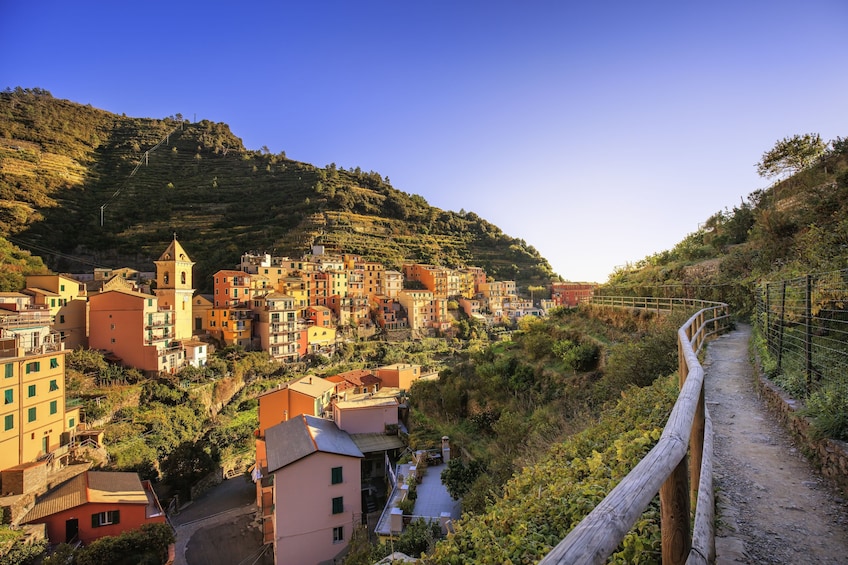 Cinque Terre Hiking Tour From La Spezia Train Station 