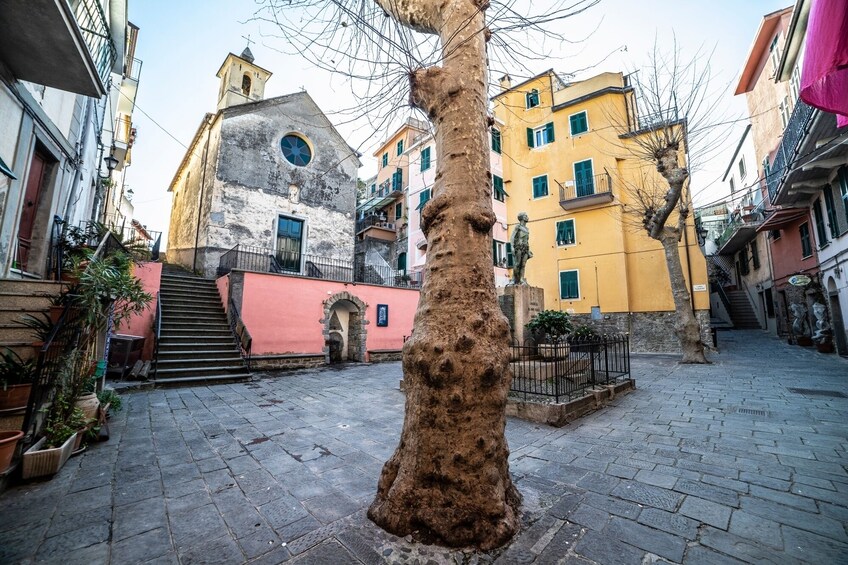 Cinque Terre Hiking Tour From La Spezia Train Station