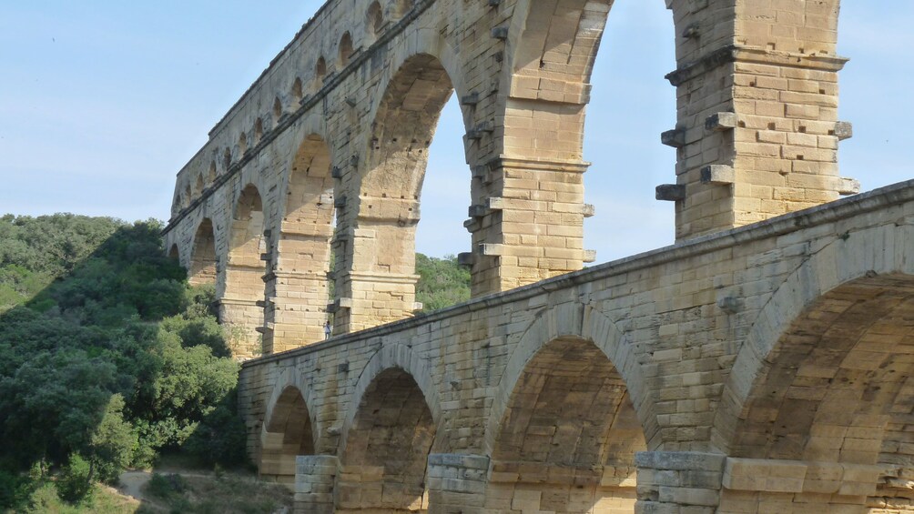 Charger l’élément 1 sur 6. Pont du Garde Roman aquaduct bridge across the Gardon River in Nîmes