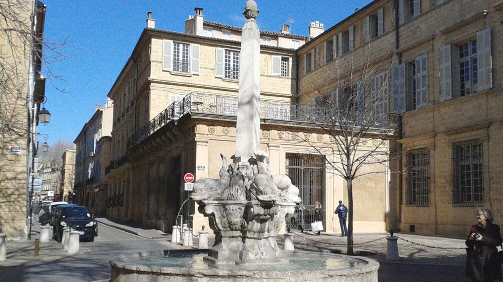 Close view of the streets and fountain in Aix-en-Provence