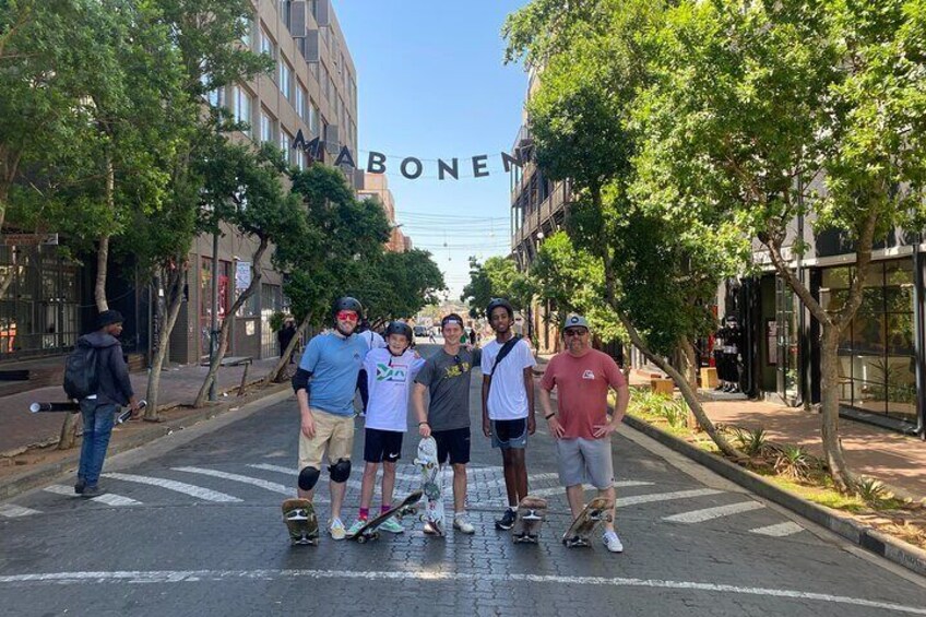 Exploring Johannesburg through Skateboarding - incl. skate lesson for beginners!