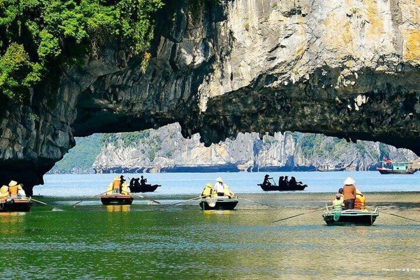 Ha Long bay 6 hour cruise one day - swimming, kayaking,climbing