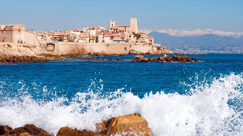 Beautiful waves crashing in Cannes