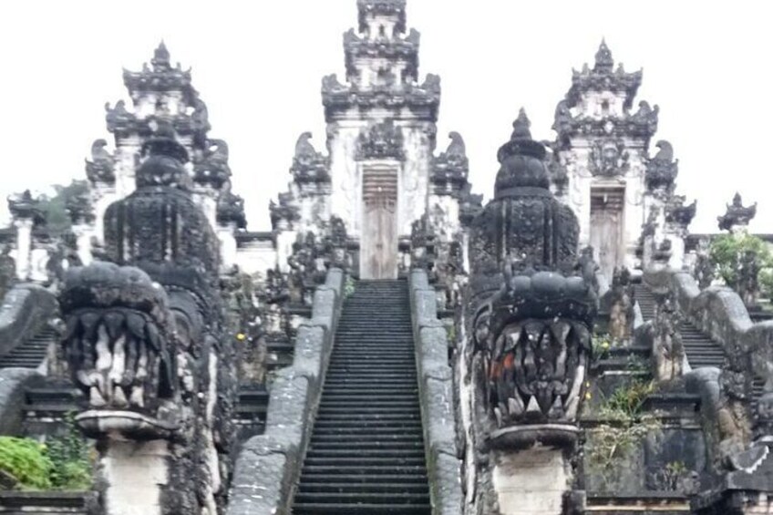 Lempuyang temple madya