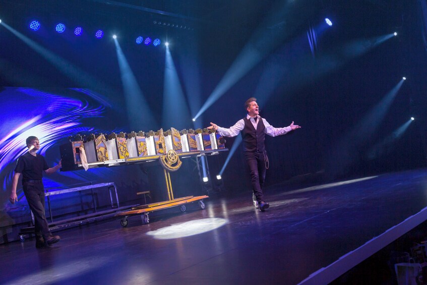 Evolution MAGIC Show featuring GREG FREWIN