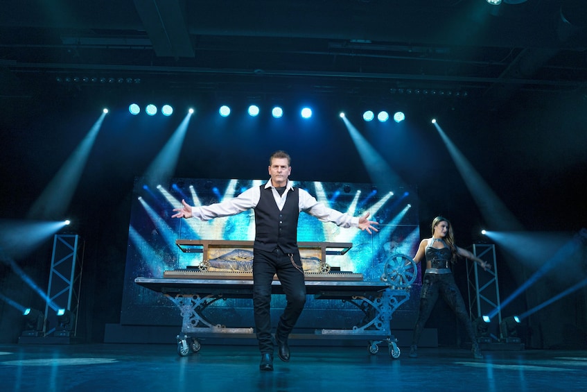 Evolution MAGIC Show featuring GREG FREWIN