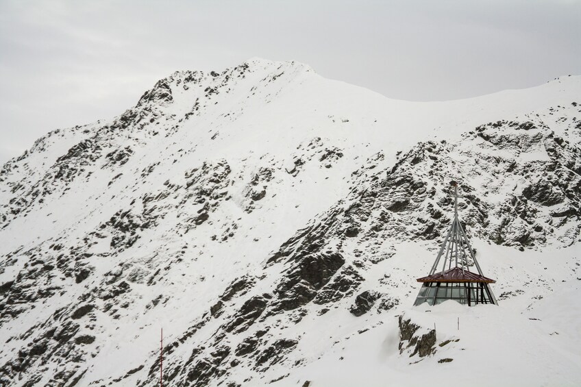 Day Trip from Brasov: Transfagarasan road by cable car