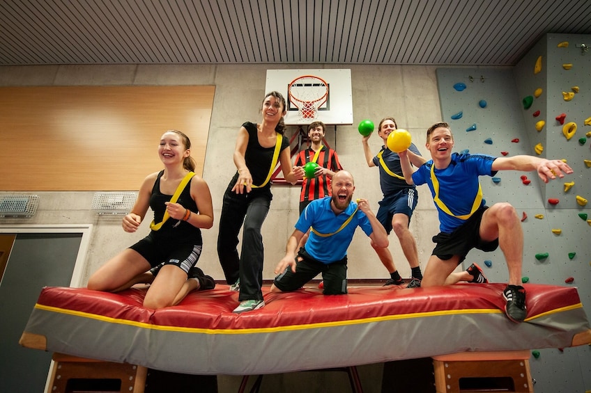 An old-fashioned gym class at ApenkooiGym