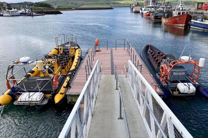 Getting ready for departure on Dingle sea Safari 