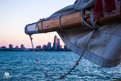 Skyline Tour Aboard 148 Ft. Schooner Windy - Chicago's Official Tall Ship