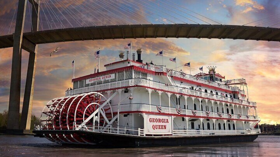 2-Hour Savannah Riverboat Dinner Cruise with Onboard Entertainment