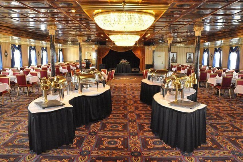 2-Hour Savannah Riverboat Dinner Cruise with Onboard Entertainment