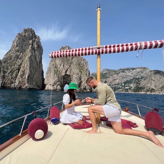 Private Island of Capri Boat Tour for Couples