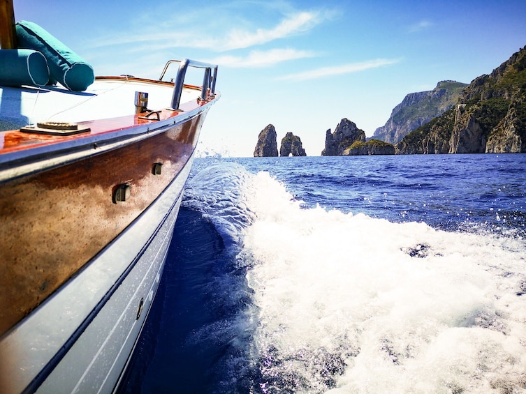 Private Island of Capri Boat Tour for Couples